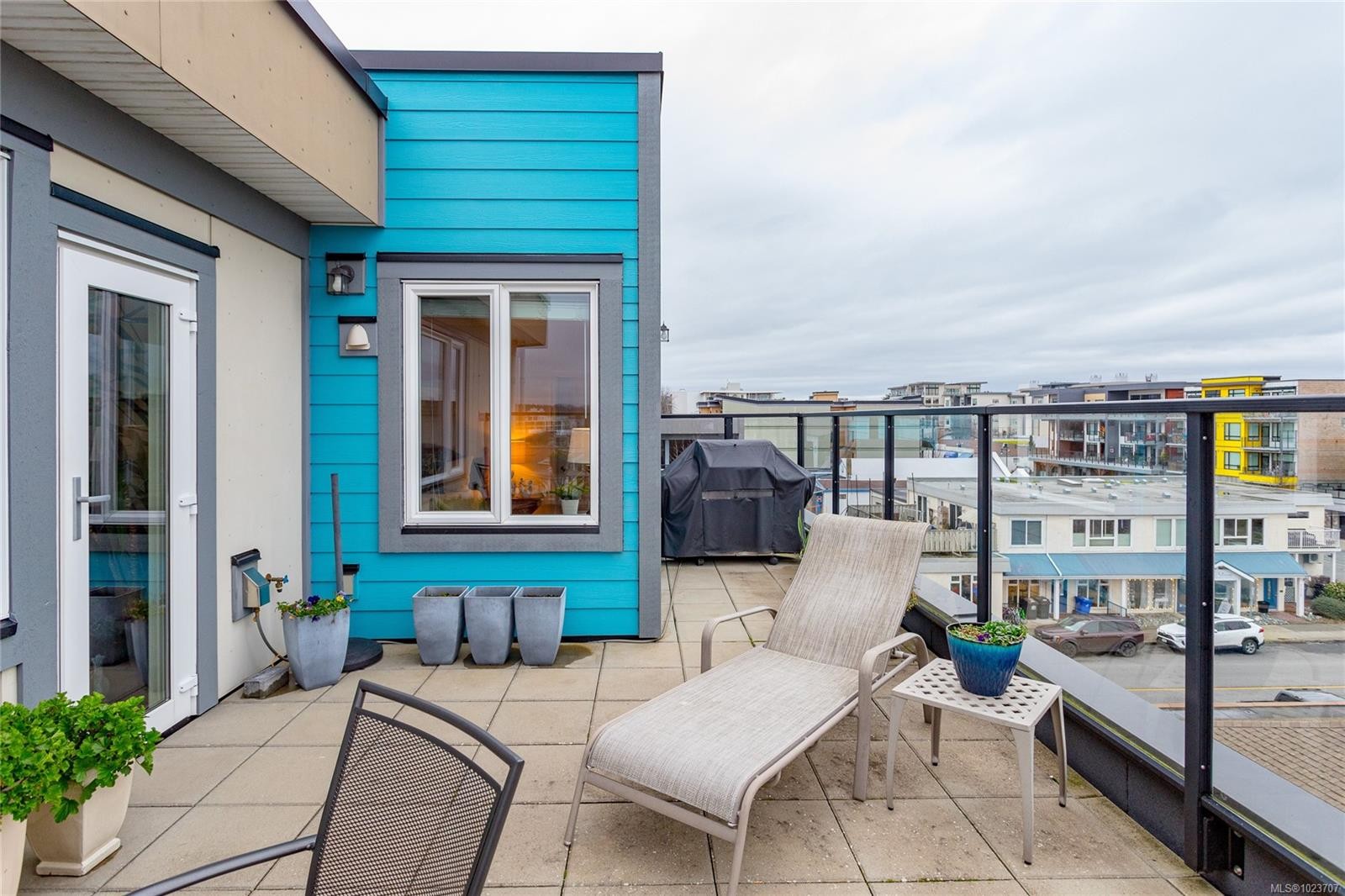 402-2409 Bevan Ave, Sidney, BC - Outdoor