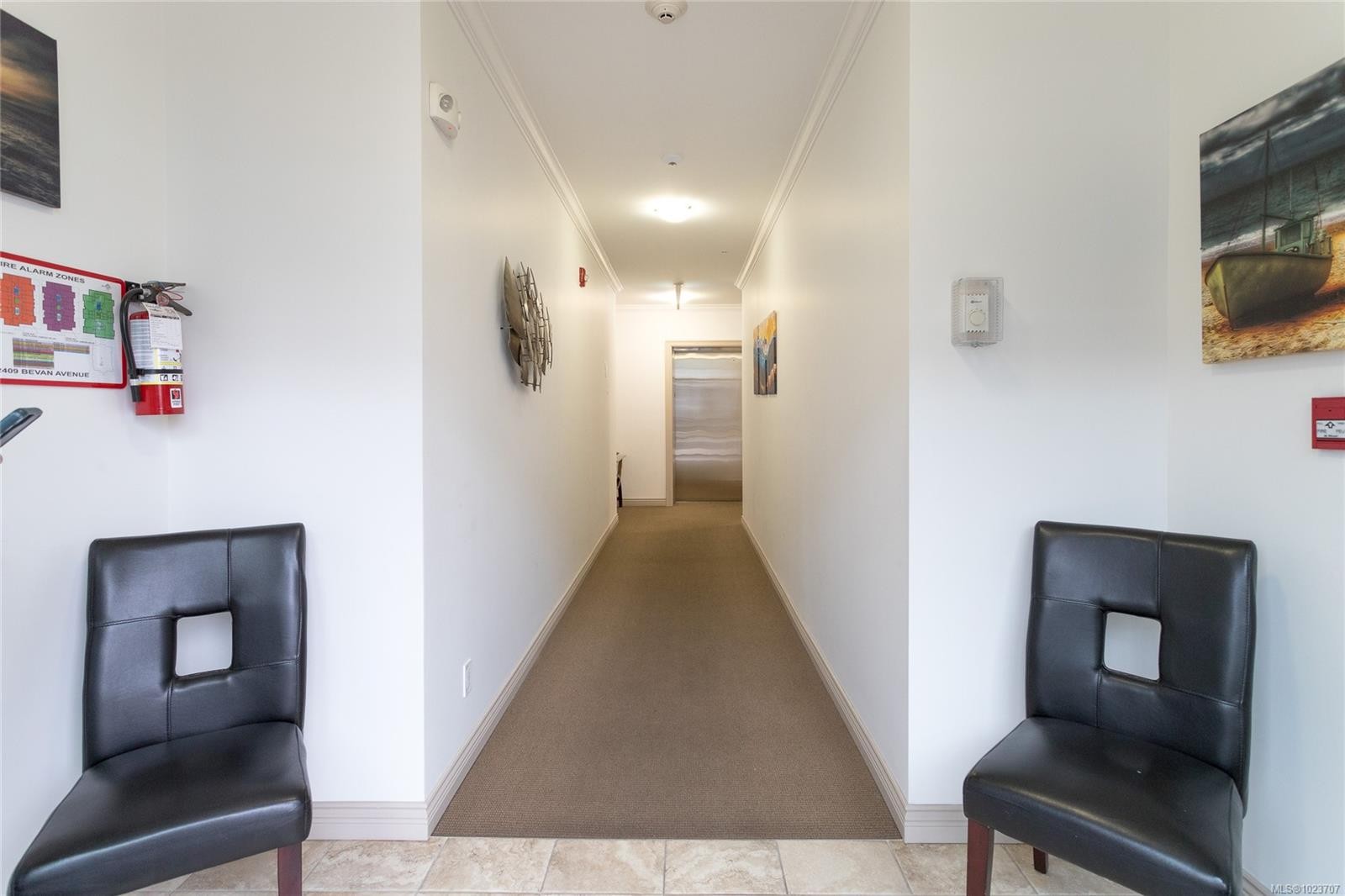 402-2409 Bevan Ave, Sidney, BC - Indoor Photo Showing Other Room