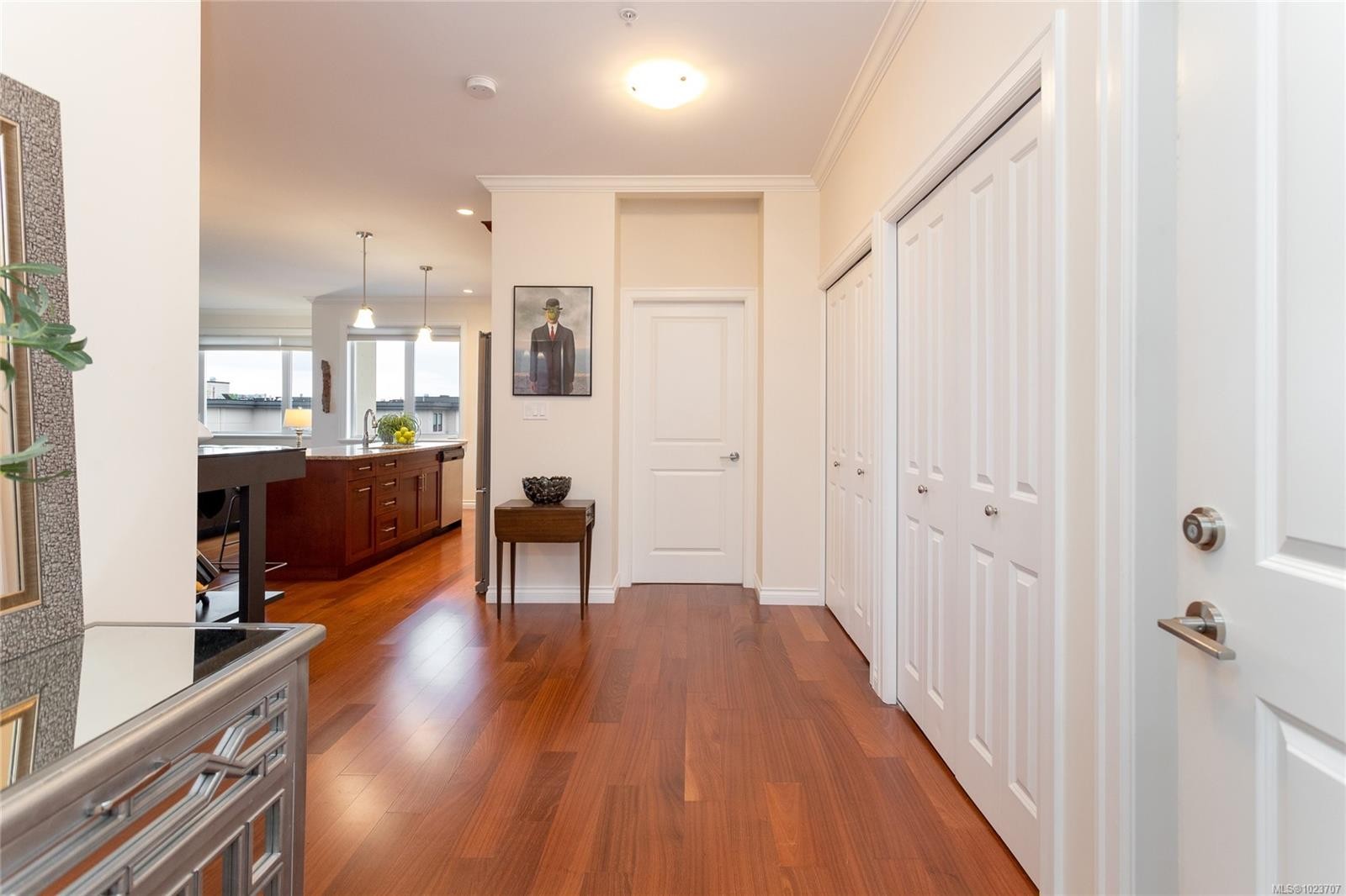 402-2409 Bevan Ave, Sidney, BC - Indoor Photo Showing Other Room