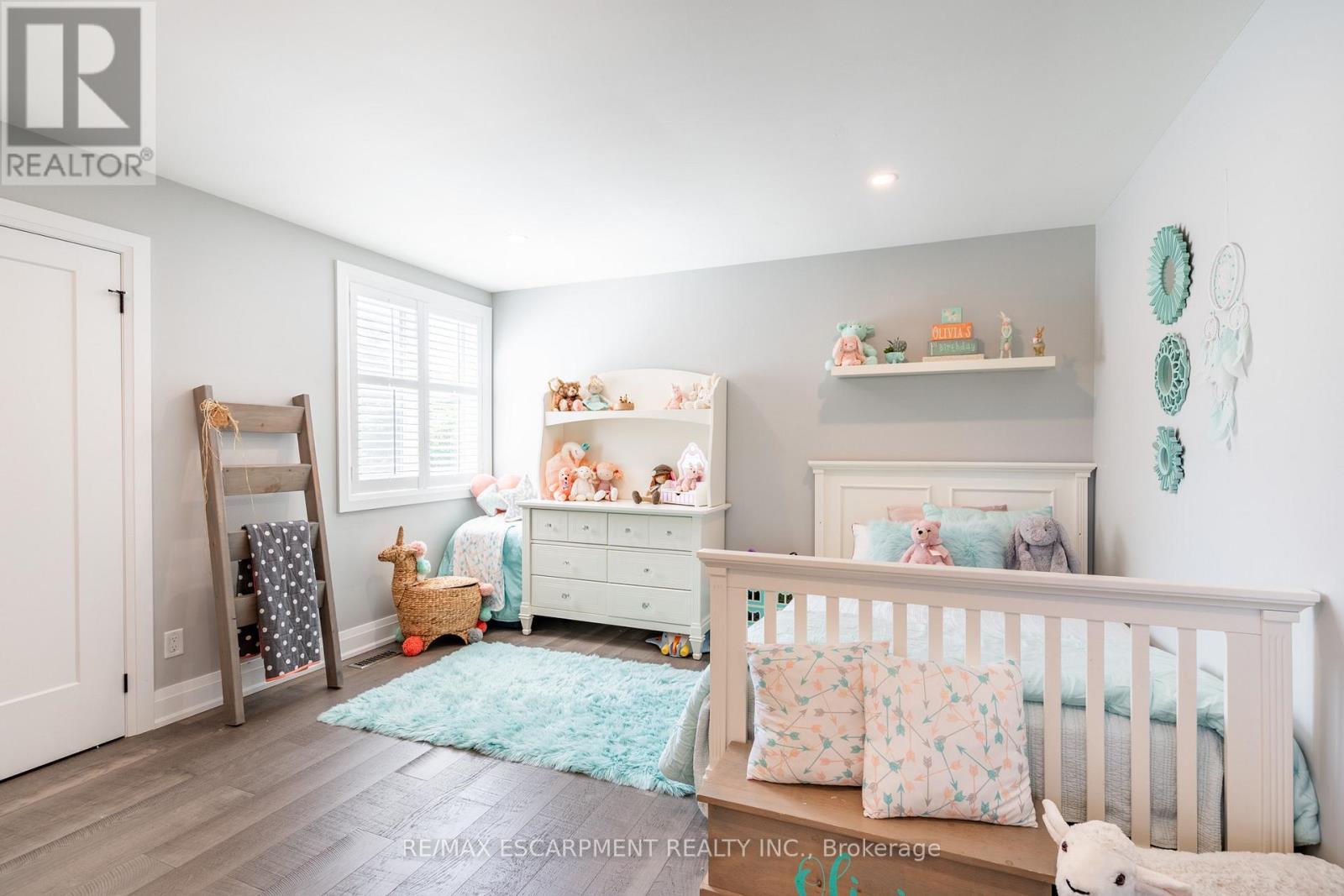81 Flanders Drive, Hamilton, ON - Indoor Photo Showing Bedroom