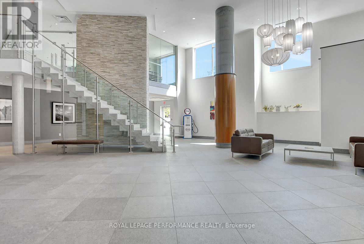 413 - 7 Marquette Avenue, Ottawa, ON - Indoor Photo Showing Other Room