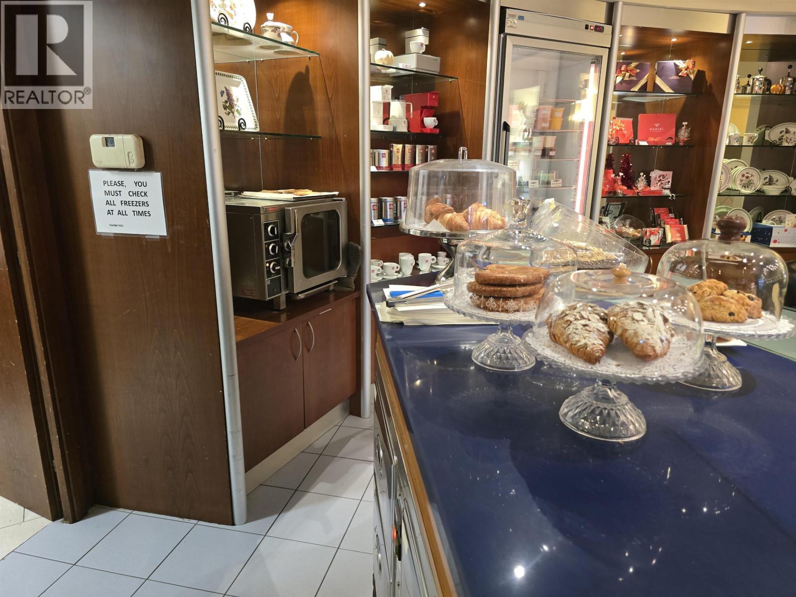 252 Newport Drive, Port Moody, BC