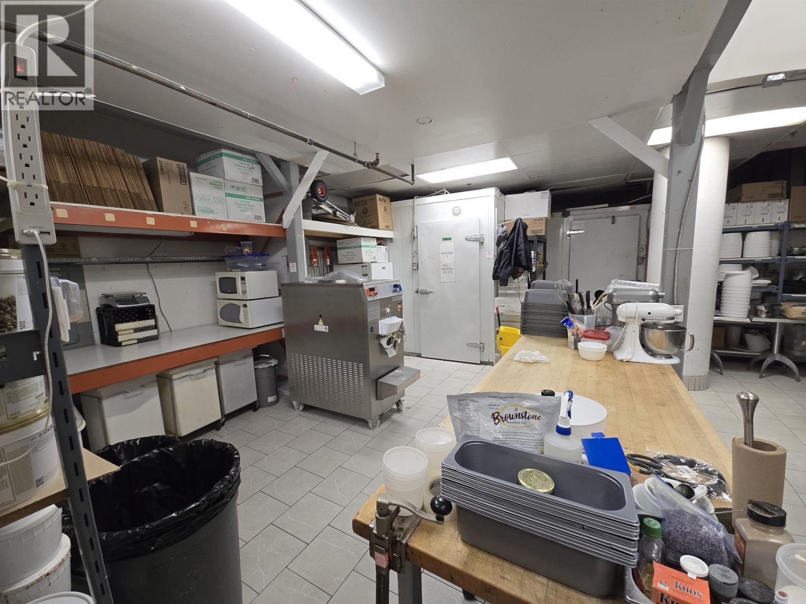 252 Newport Drive, Port Moody, BC