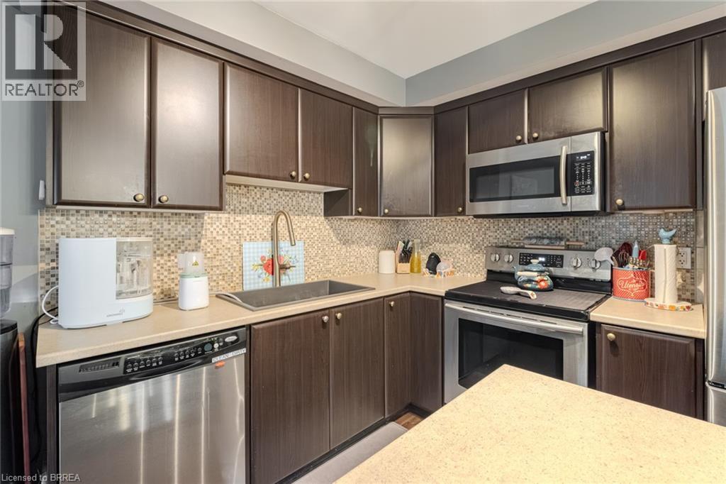 20 Mcconkey Crescent Unit# 46, Brantford, ON - Indoor Photo Showing Kitchen With Upgraded Kitchen