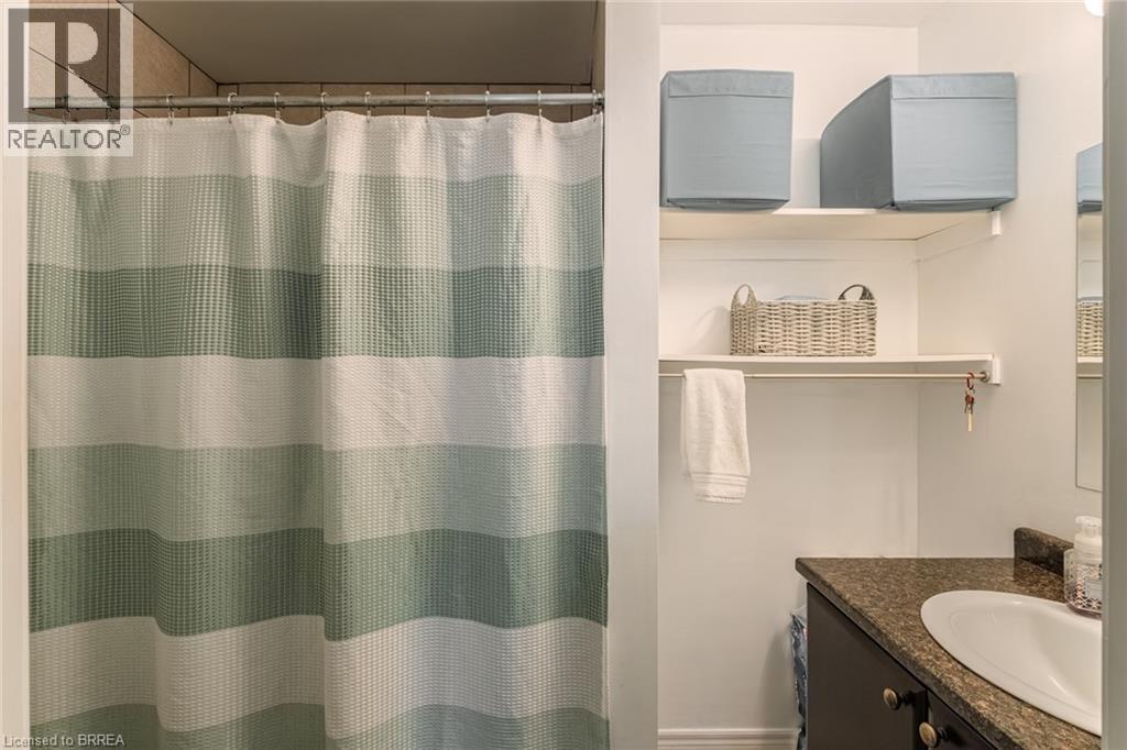 20 Mcconkey Crescent Unit# 46, Brantford, ON - Indoor Photo Showing Bathroom