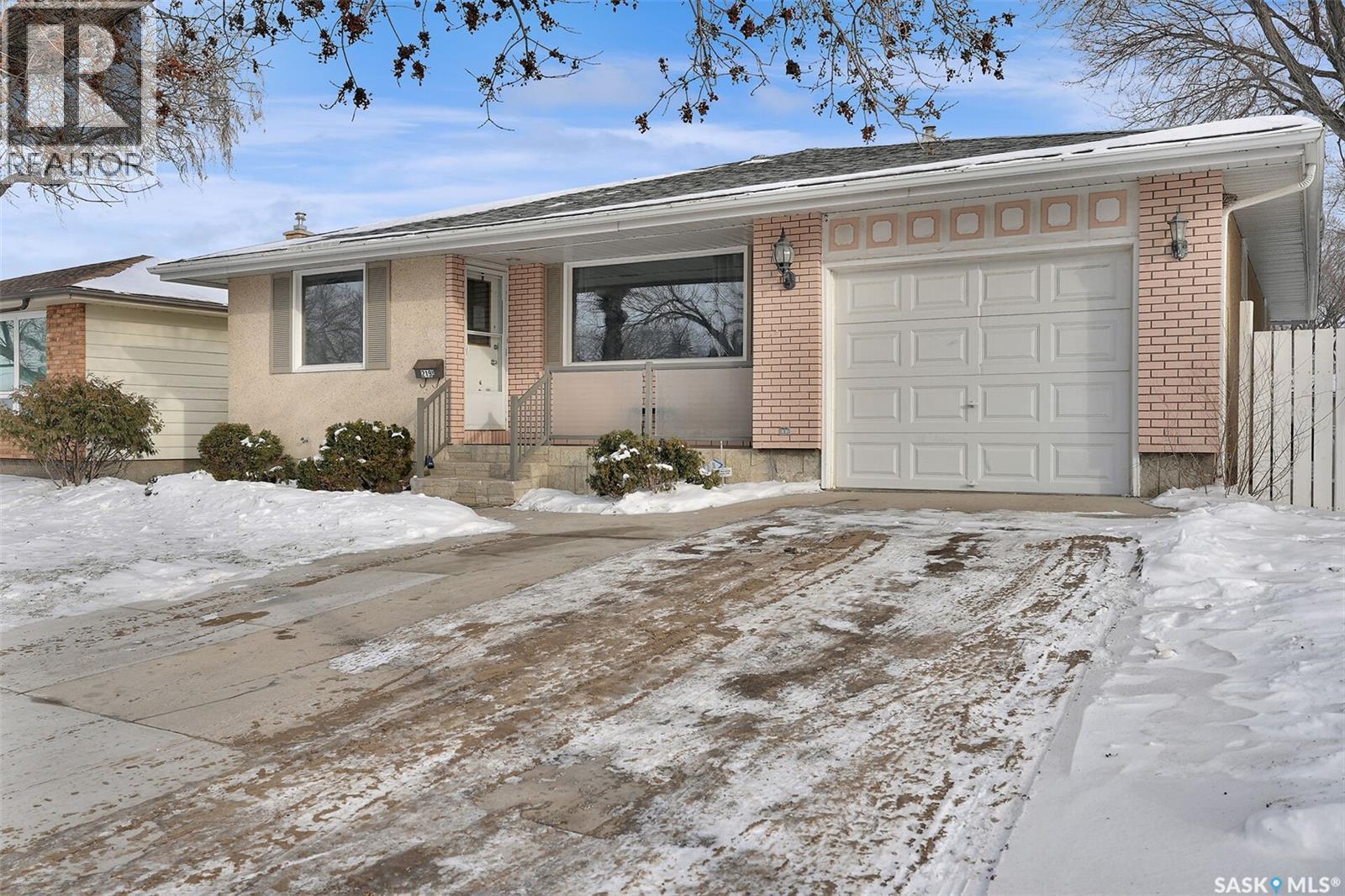 219 Mccarthy Boulevard N, Regina, SK - Outdoor