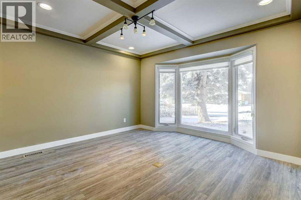 83 Hawkfield Crescent Nw, Calgary, AB - Indoor Photo Showing Other Room
