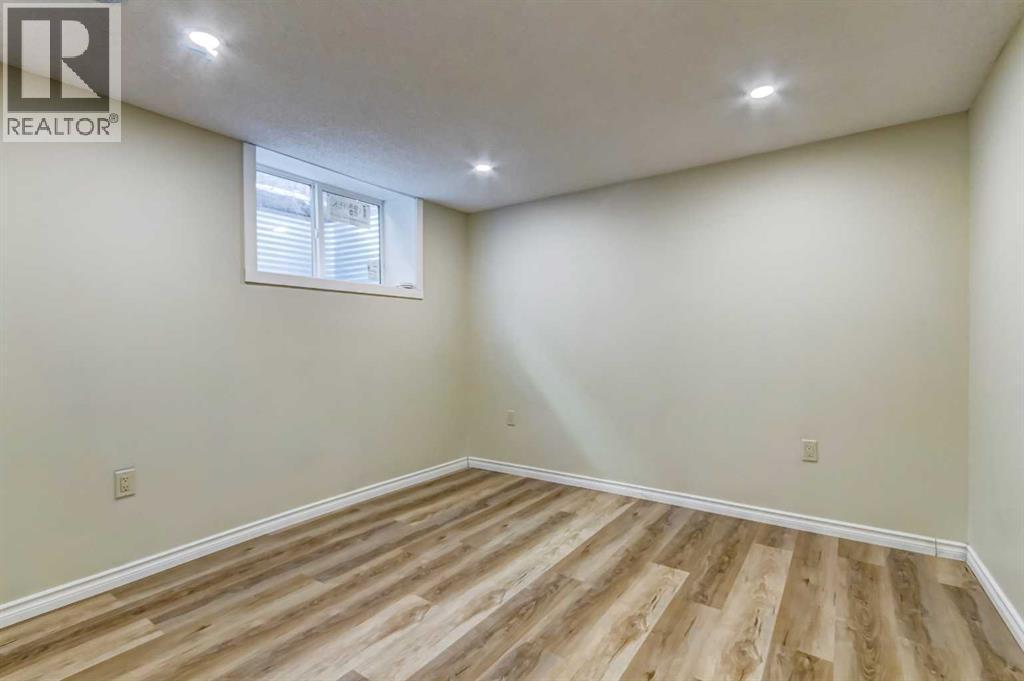 83 Hawkfield Crescent Nw, Calgary, AB - Indoor Photo Showing Other Room