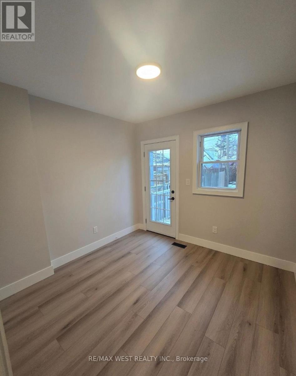 413 Paling Avenue, Hamilton, ON - Indoor Photo Showing Other Room