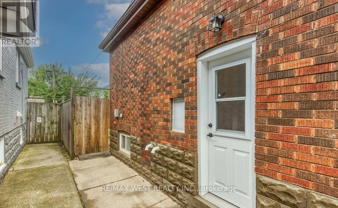 413 Paling Avenue, Hamilton, ON - Outdoor With Exterior