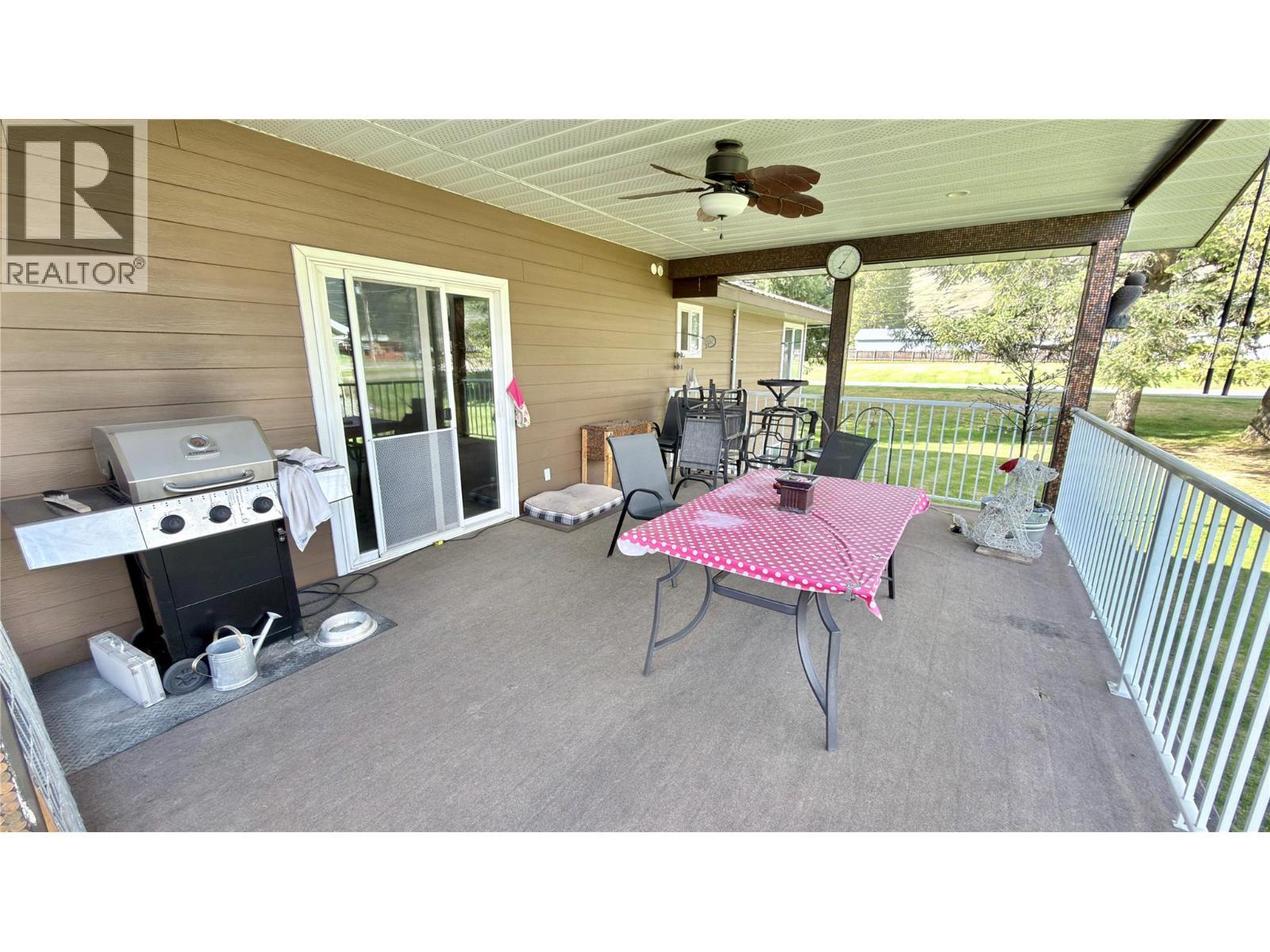 570 Eholt Street, Midway, BC - Outdoor With Deck Patio Veranda With Exterior
