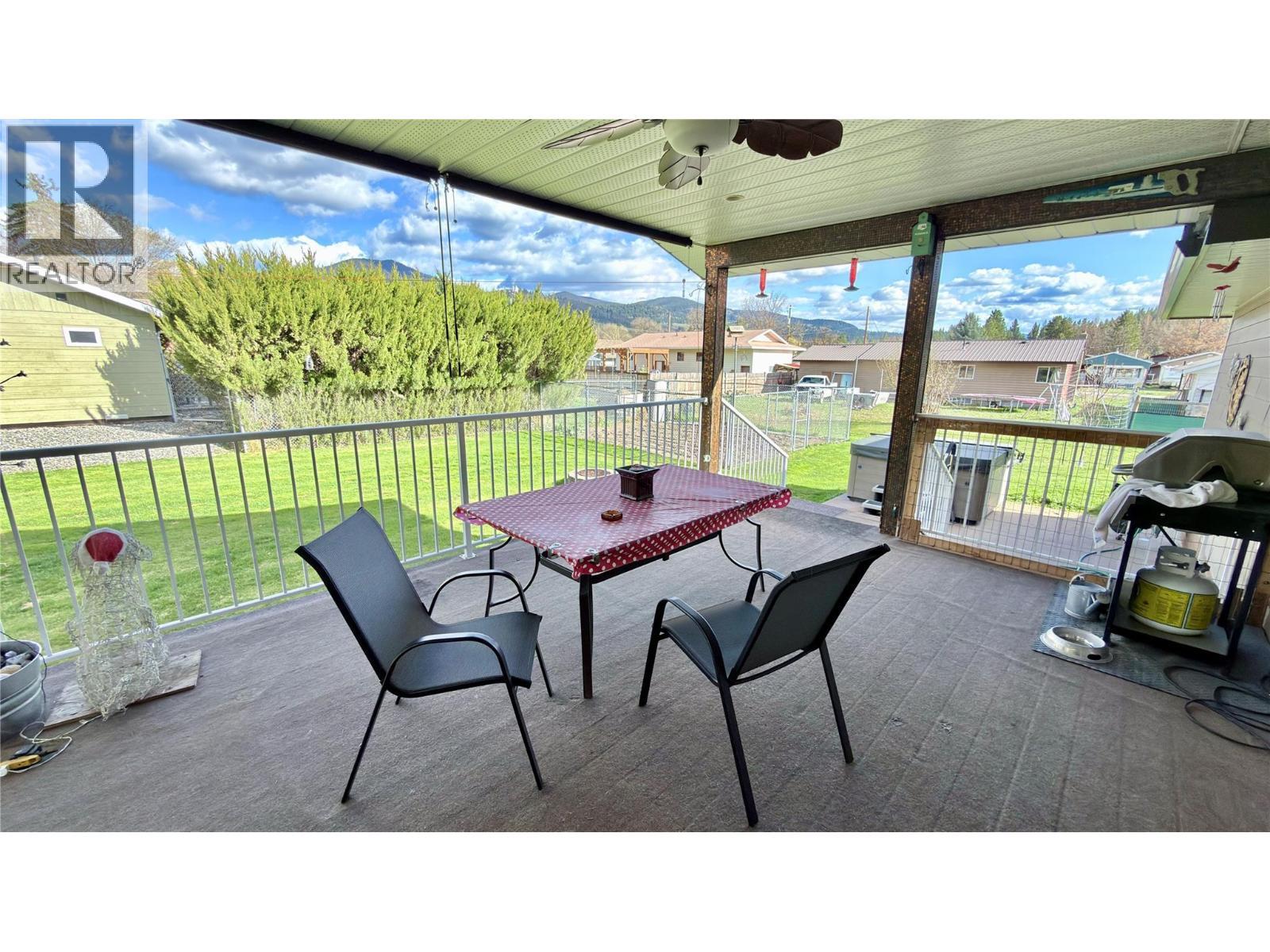 570 Eholt Street, Midway, BC - Outdoor With Deck Patio Veranda