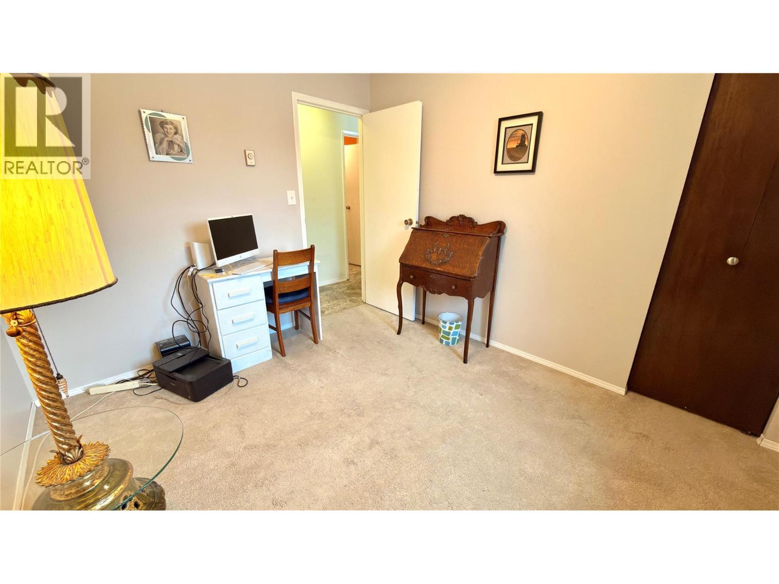 570 Eholt Street, Midway, BC - Indoor Photo Showing Other Room