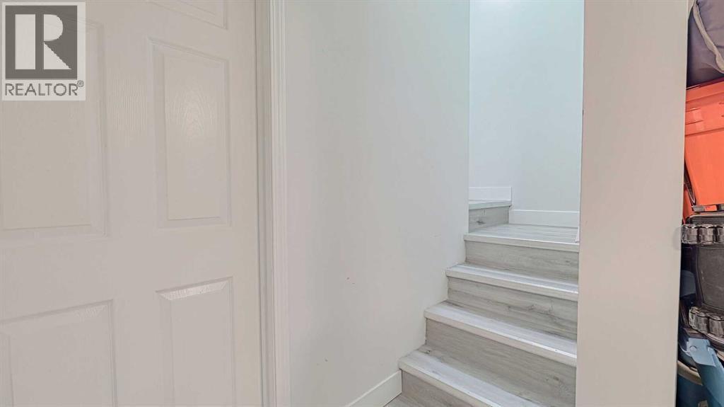 559 Abinger Road Ne, Calgary, AB - Indoor Photo Showing Other Room