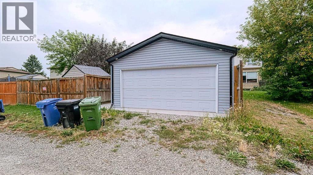 559 Abinger Road Ne, Calgary, AB - Outdoor With Exterior