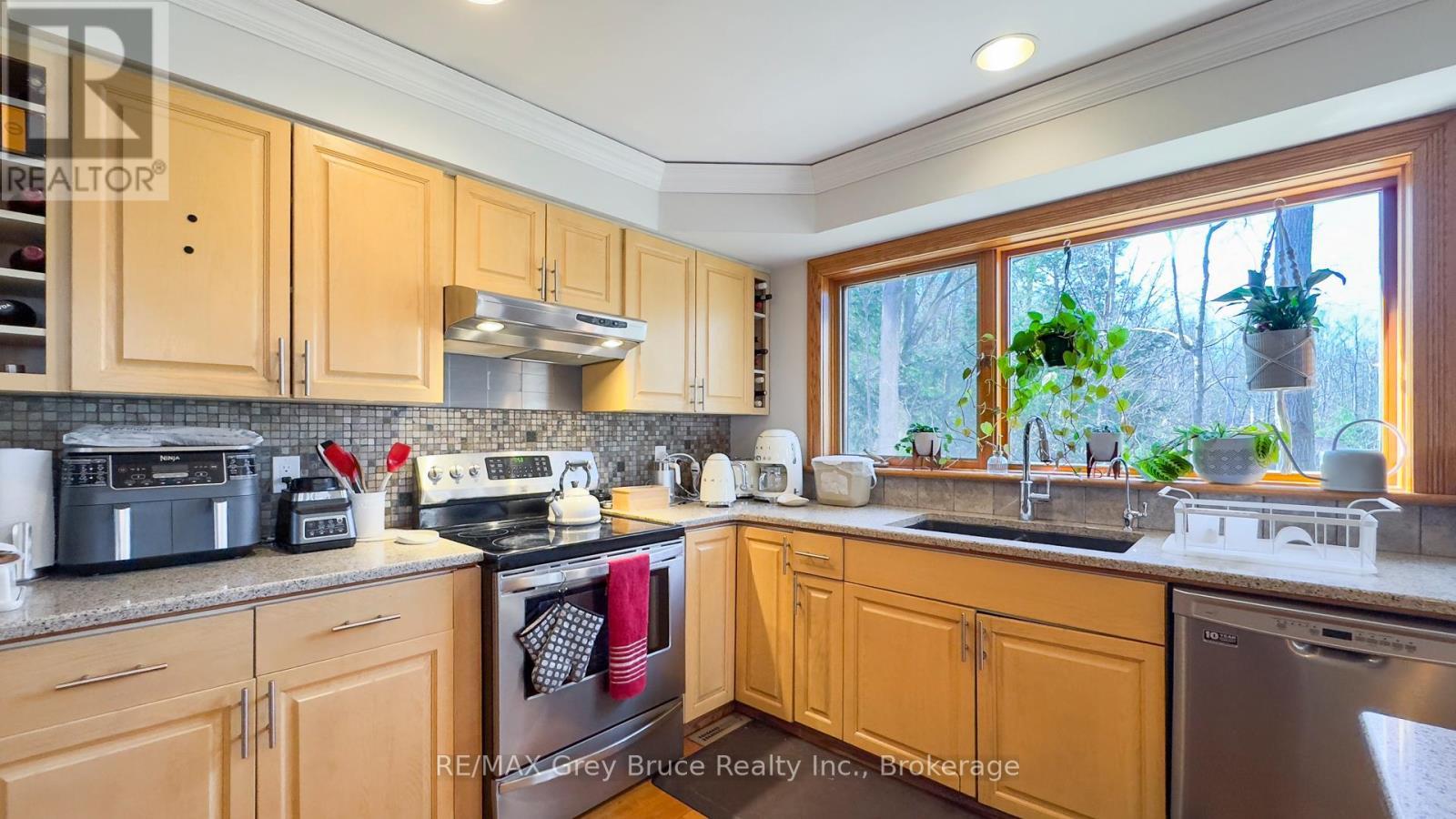 128 Thornridge Road, Meaford, ON - Indoor Photo Showing Kitchen