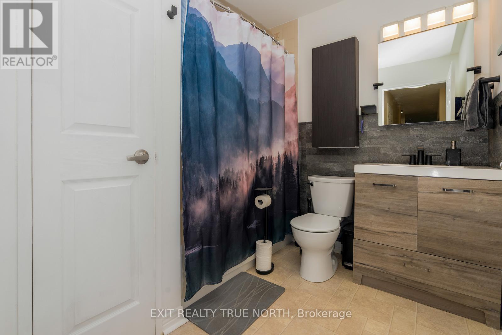 204 - 850 6Th Street E, Owen Sound, ON - Indoor Photo Showing Bathroom