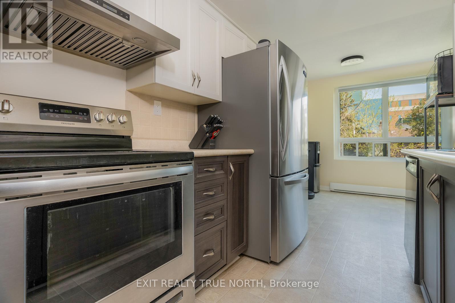 204 - 850 6Th Street E, Owen Sound, ON - Indoor Photo Showing Kitchen