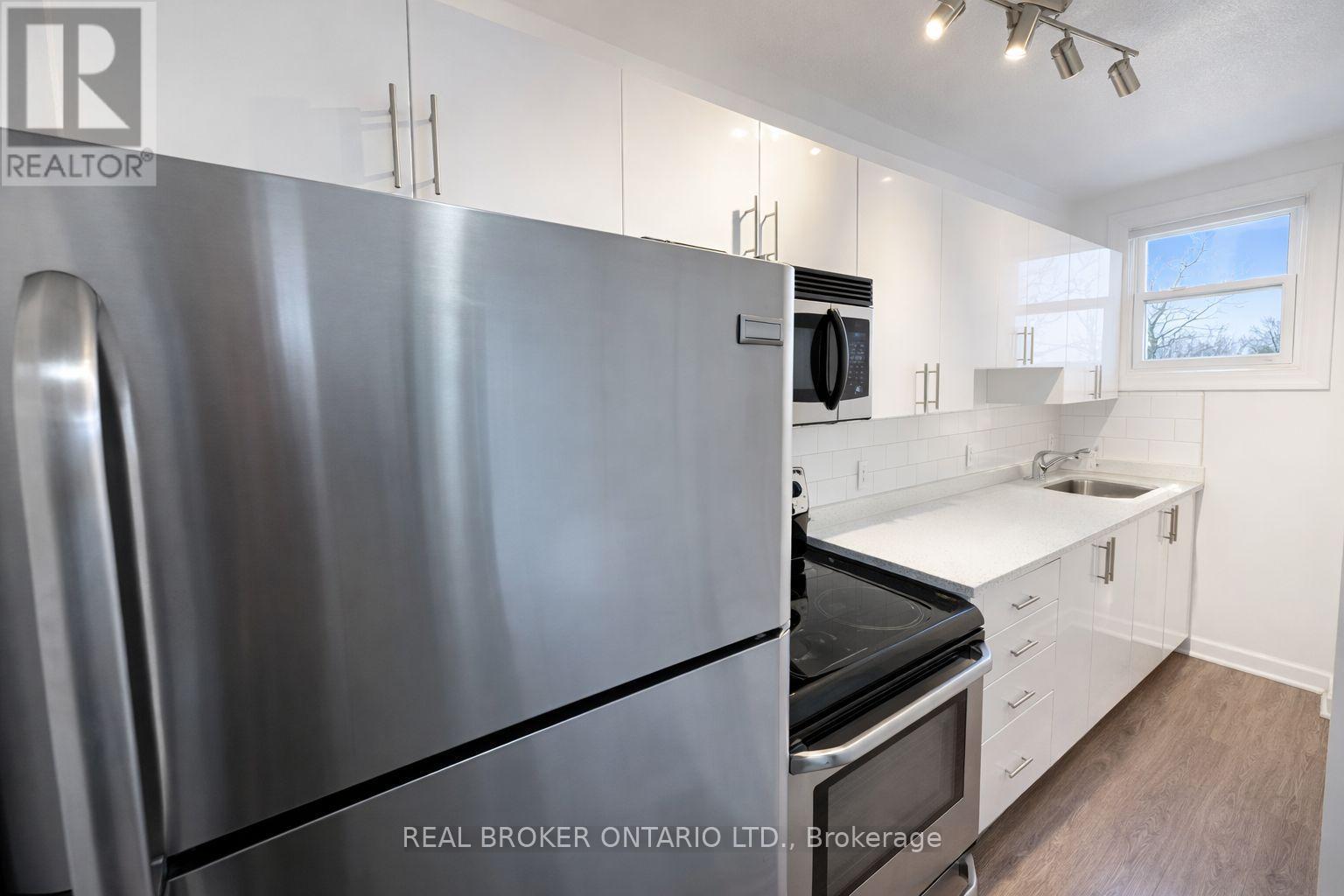 46 College Street, Kitchener, ON - Indoor Photo Showing Kitchen With Stainless Steel Kitchen