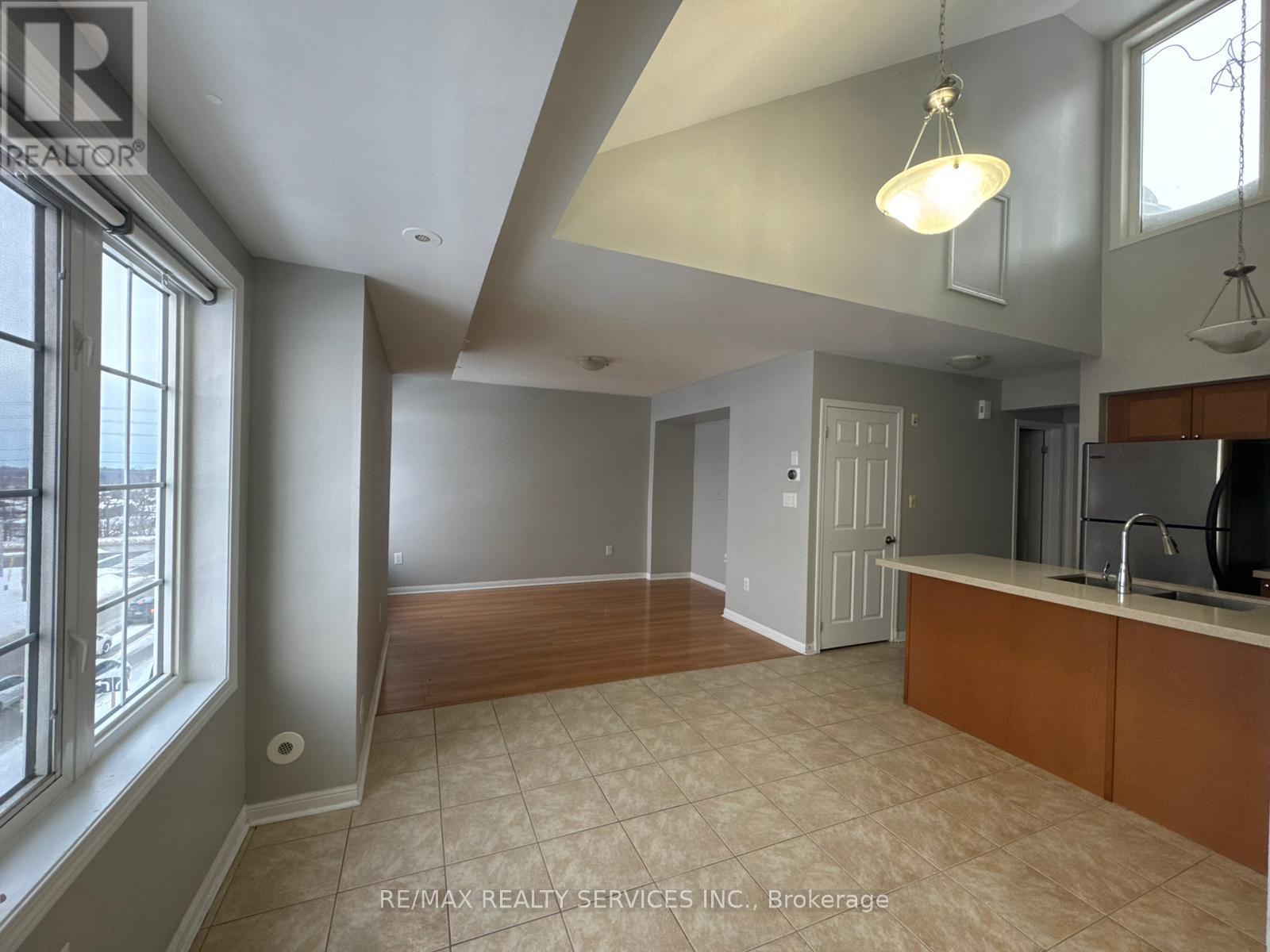 6 - 3032 Clayhill Road, Mississauga, ON - Indoor