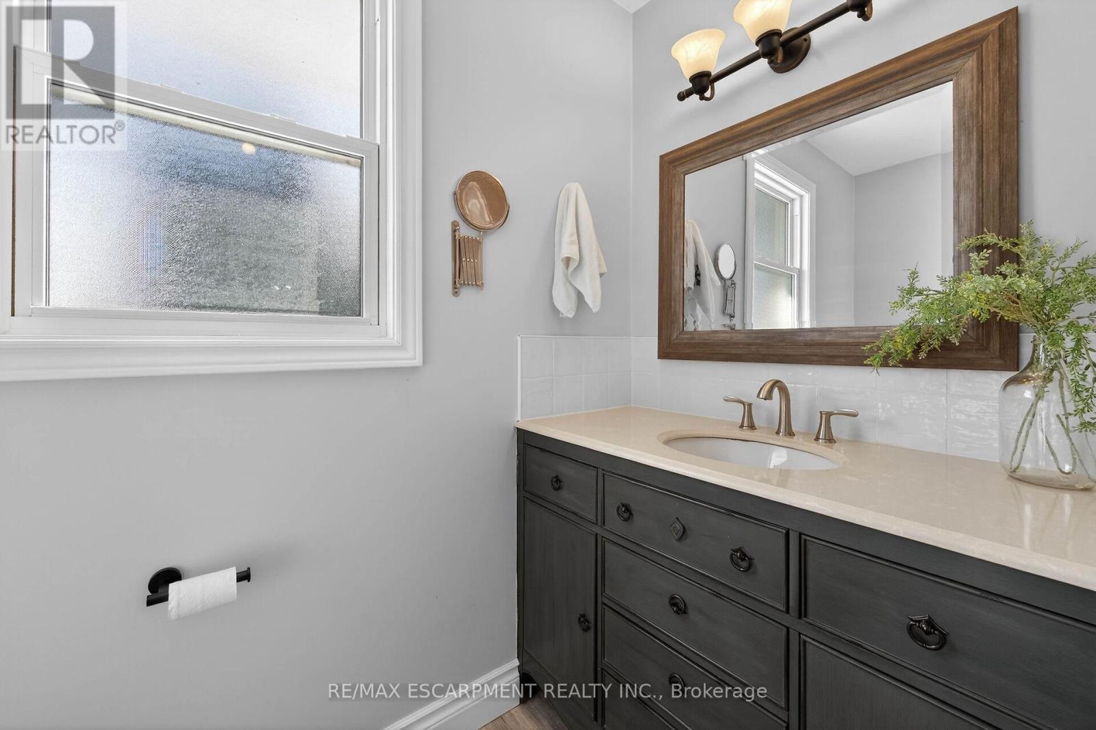 4024 River Road, Haldimand, ON - Indoor Photo Showing Bathroom