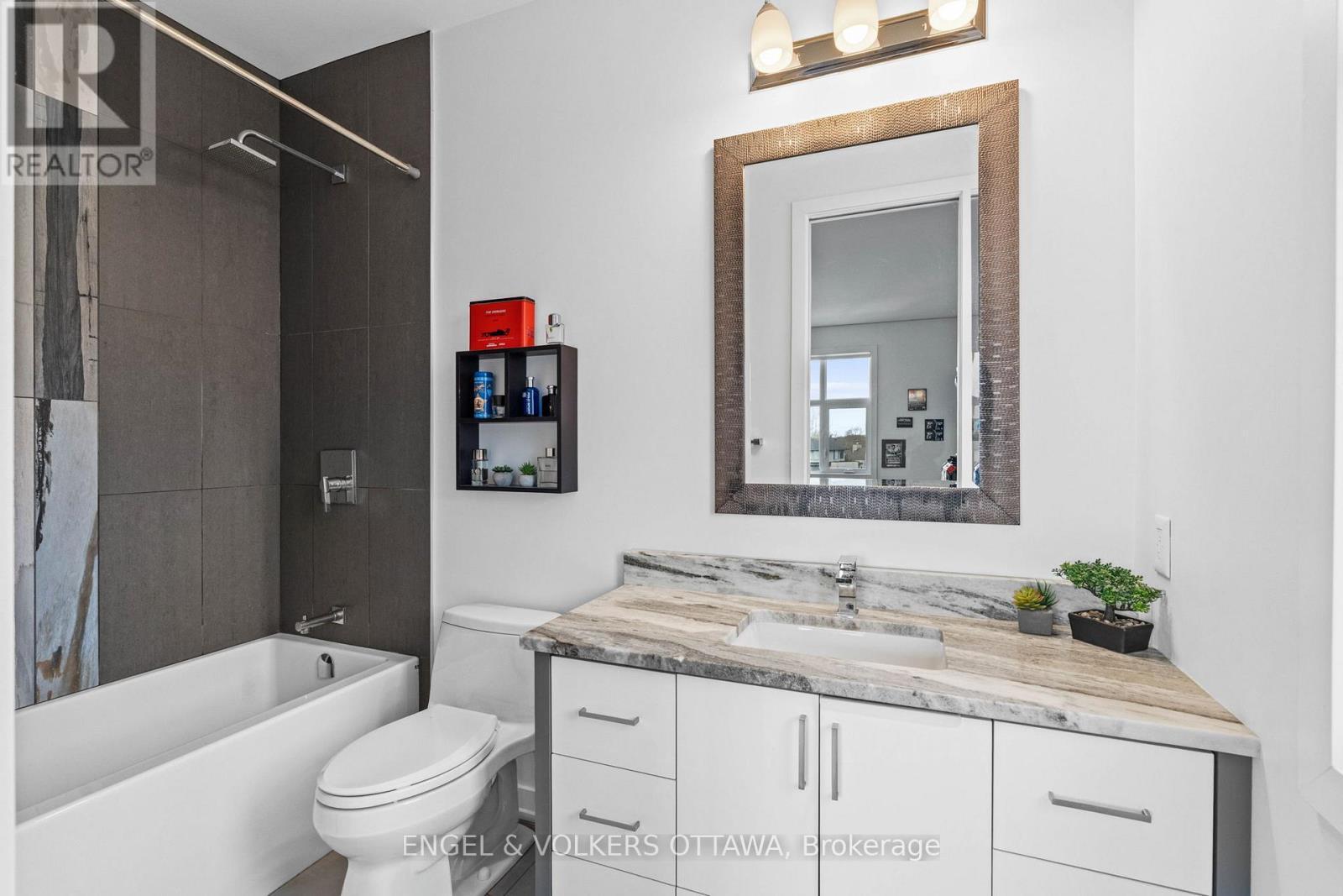 532 Leimerk Court, Ottawa, ON - Indoor Photo Showing Bathroom