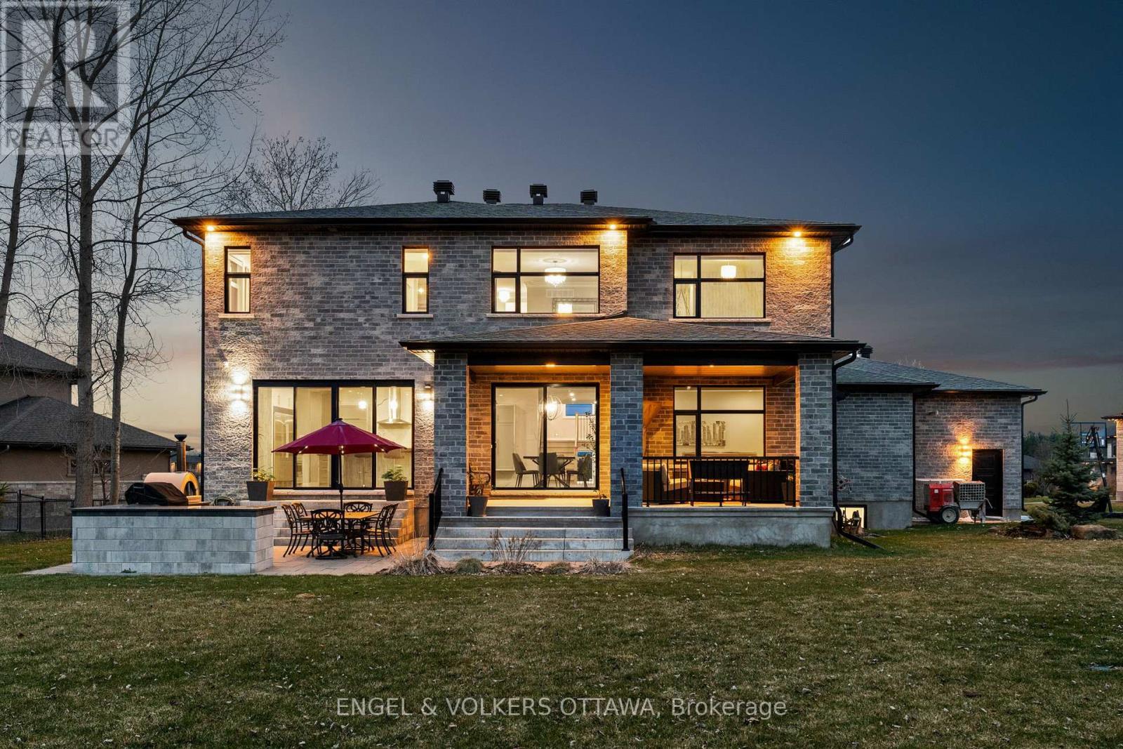 532 Leimerk Court, Ottawa, ON - Outdoor