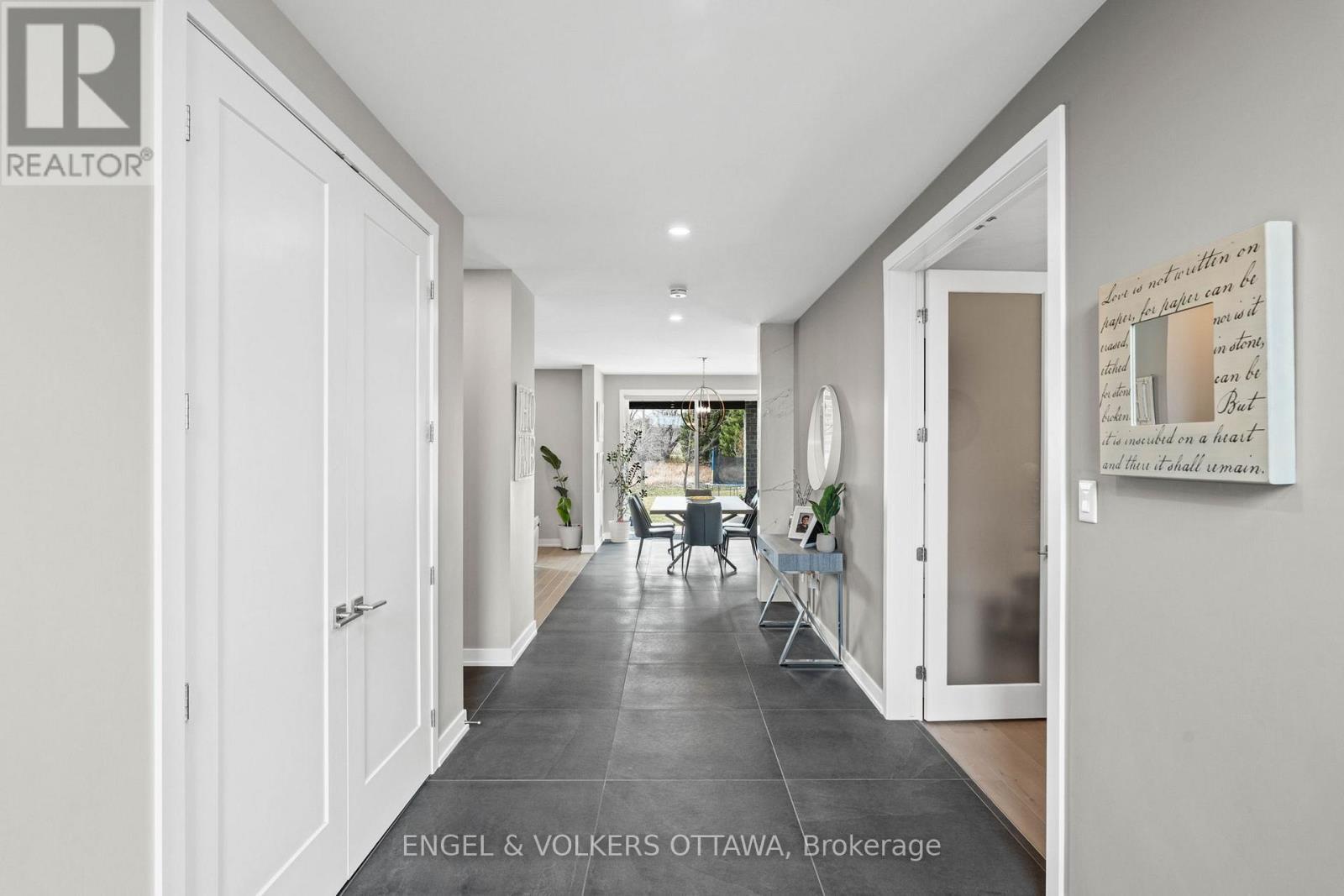 532 Leimerk Court, Ottawa, ON - Indoor Photo Showing Other Room