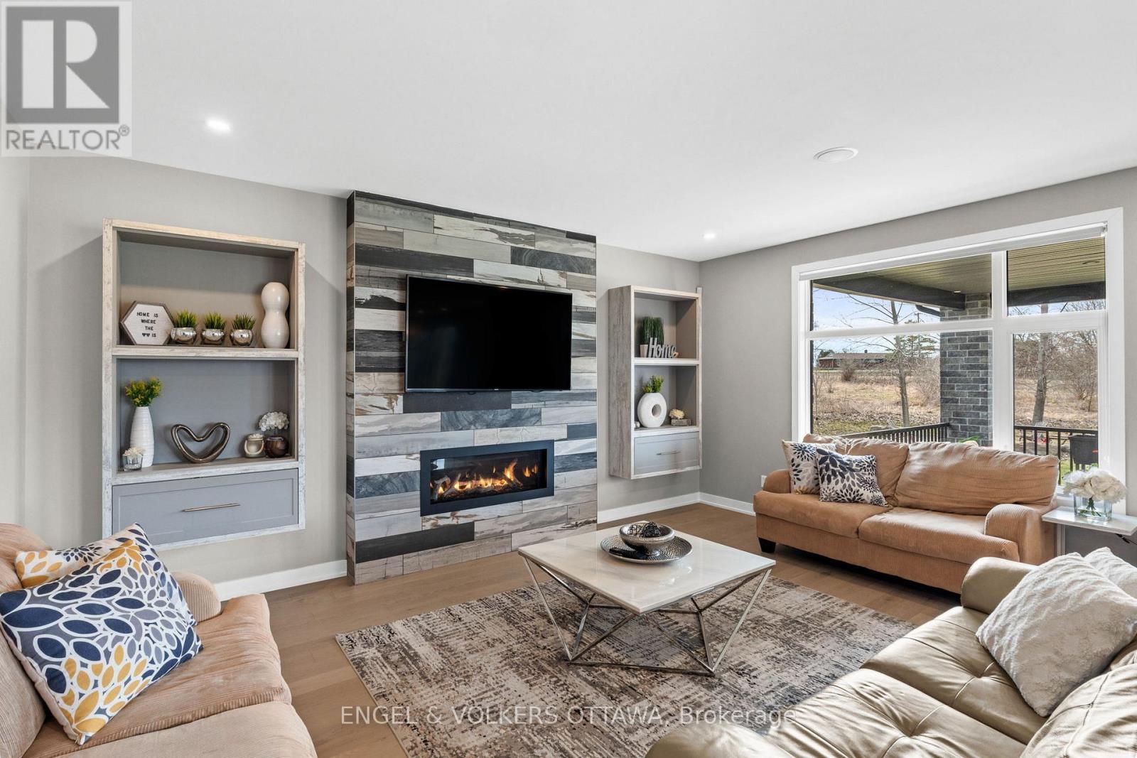 532 Leimerk Court, Ottawa, ON - Indoor Photo Showing Living Room With Fireplace
