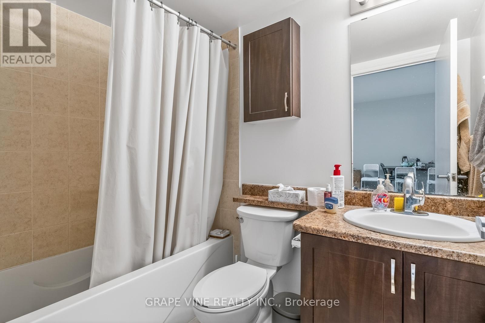 304 - 234 Rideau Street, Ottawa, ON - Indoor Photo Showing Bathroom