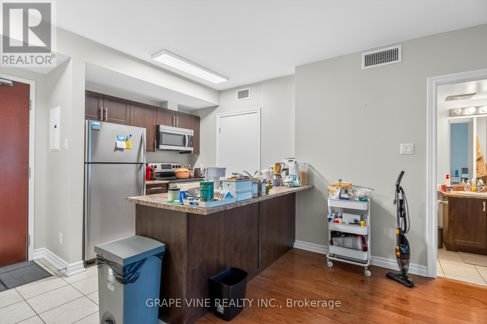 304 - 234 Rideau Street, Ottawa, ON - Indoor