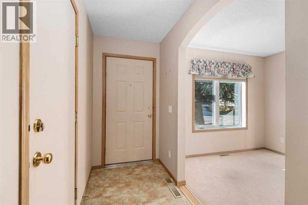 115 Chaparral Point Se, Calgary, AB - Indoor Photo Showing Other Room