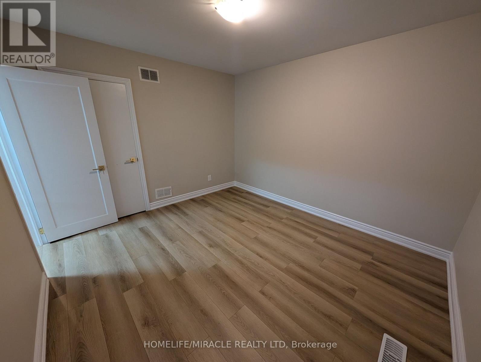 15 Athlone Avenue, Brampton, ON - Indoor Photo Showing Other Room