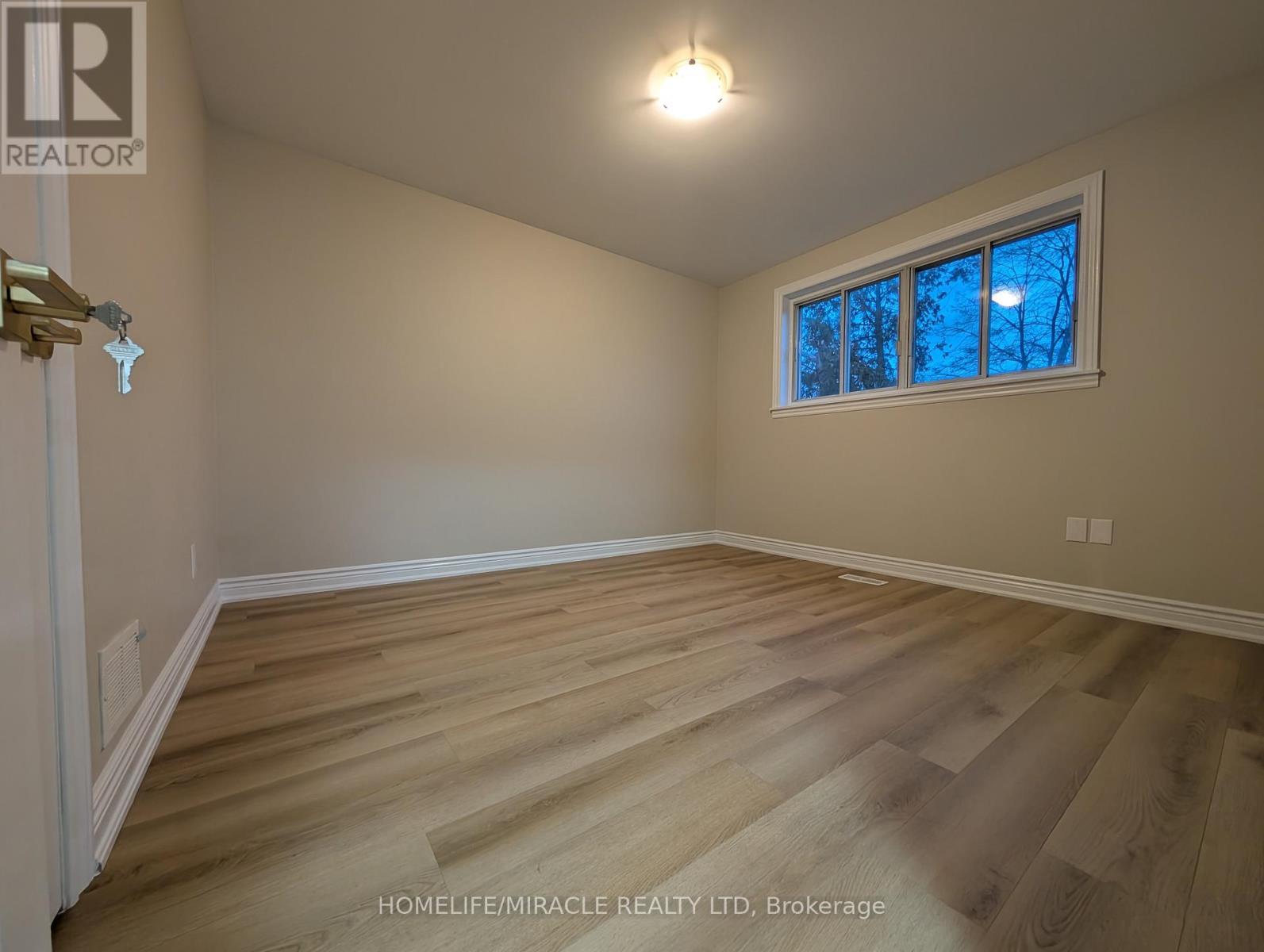 15 Athlone Avenue, Brampton, ON - Indoor Photo Showing Other Room
