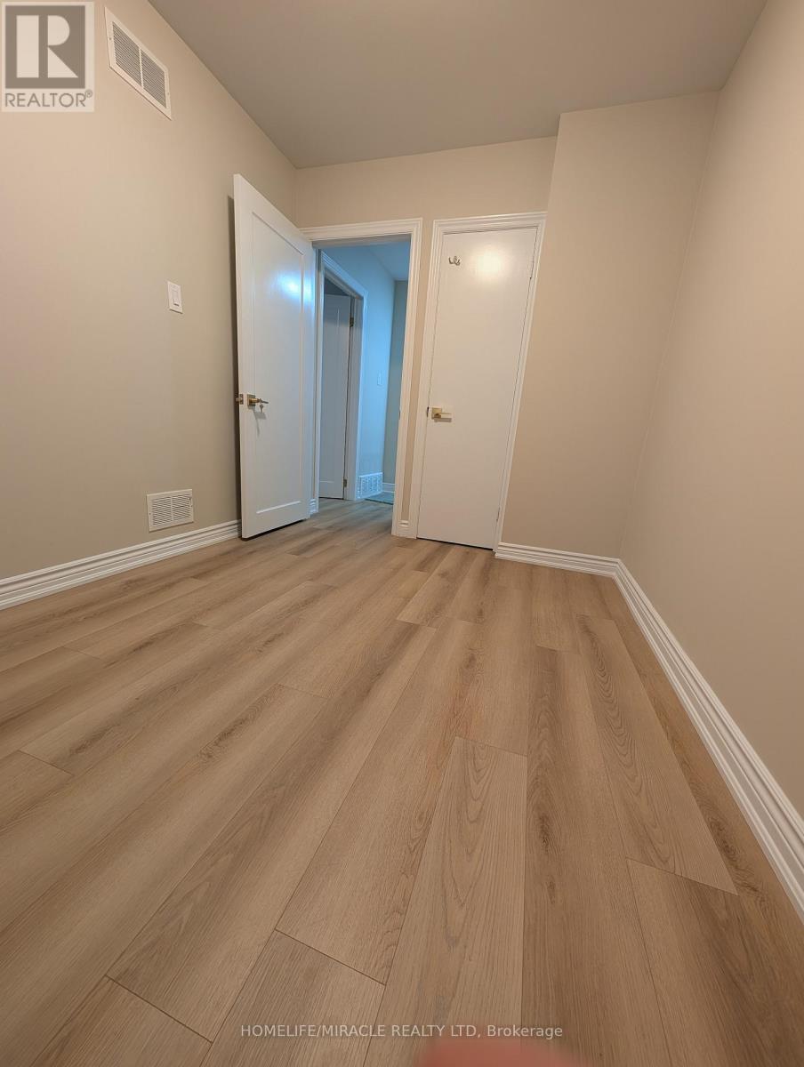 15 Athlone Avenue, Brampton, ON - Indoor Photo Showing Other Room