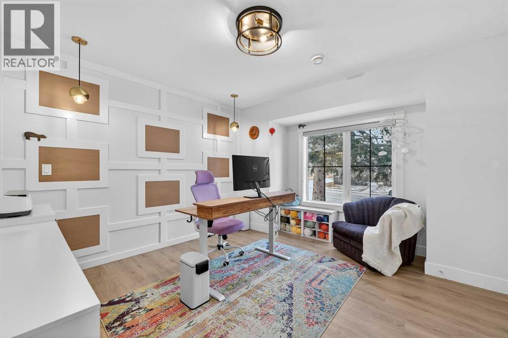 2720 41 Street Sw, Calgary, AB - Indoor