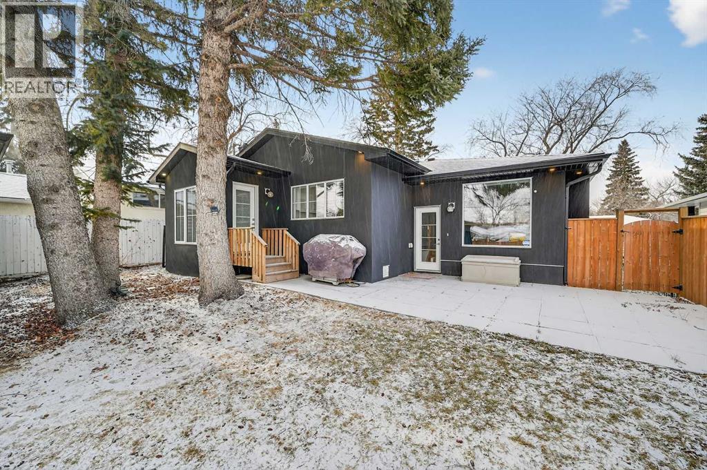2720 41 Street Sw, Calgary, AB - Outdoor