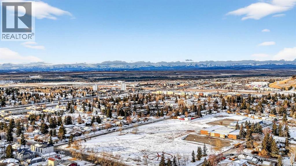 2720 41 Street Sw, Calgary, AB - Outdoor With View