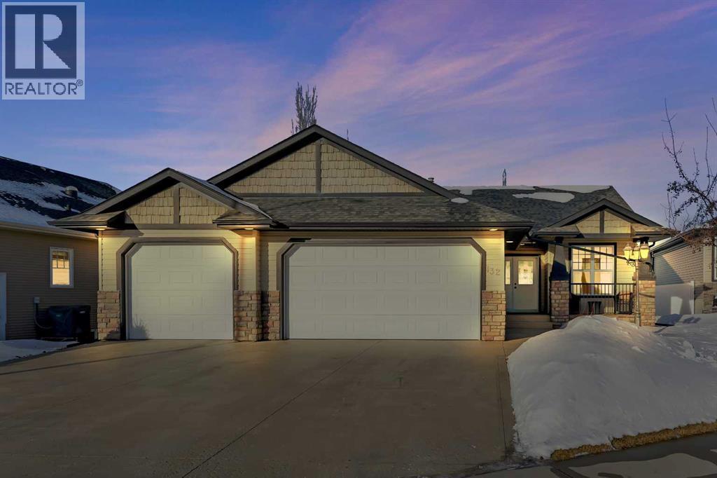 132 Illingworth Close, Red Deer, AB - Outdoor