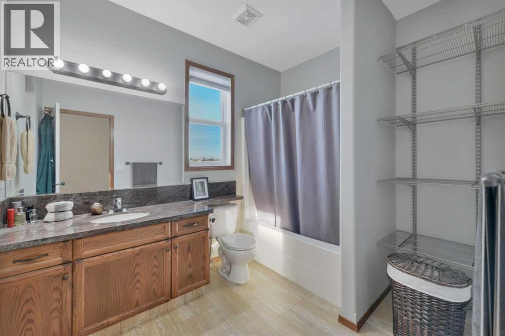 132 Illingworth Close, Red Deer, AB - Indoor Photo Showing Bathroom