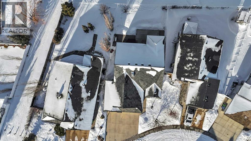 132 Illingworth Close, Red Deer, AB - Outdoor