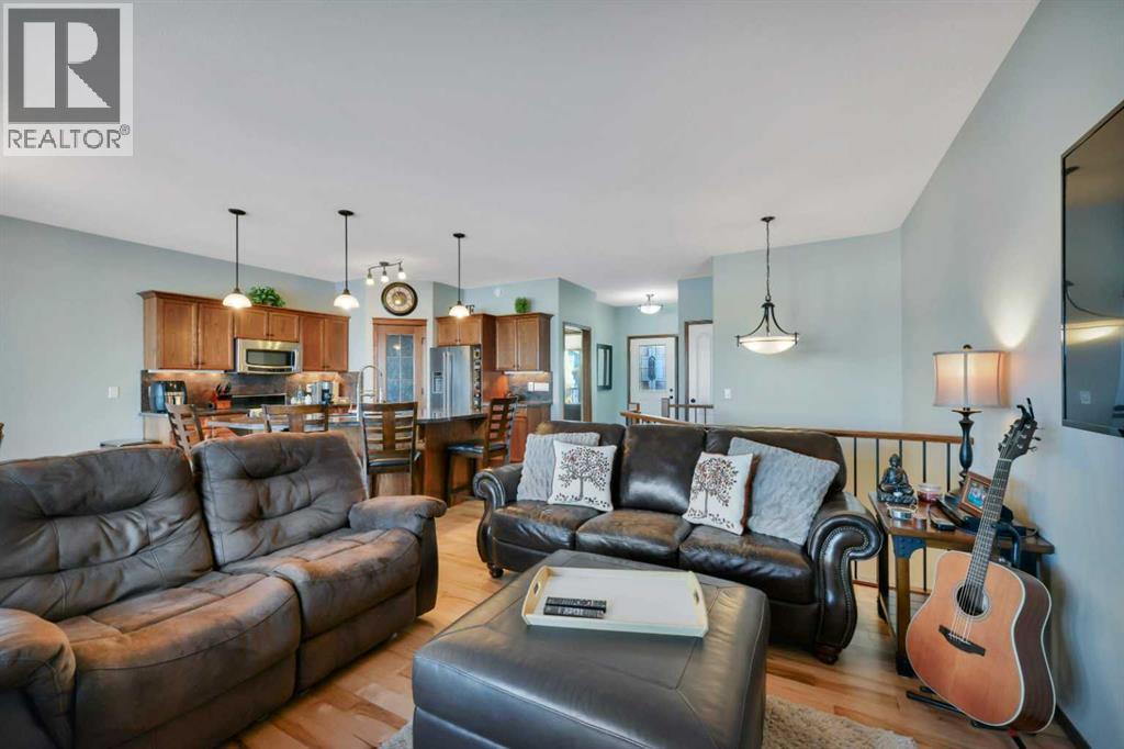 132 Illingworth Close, Red Deer, AB - Indoor Photo Showing Living Room