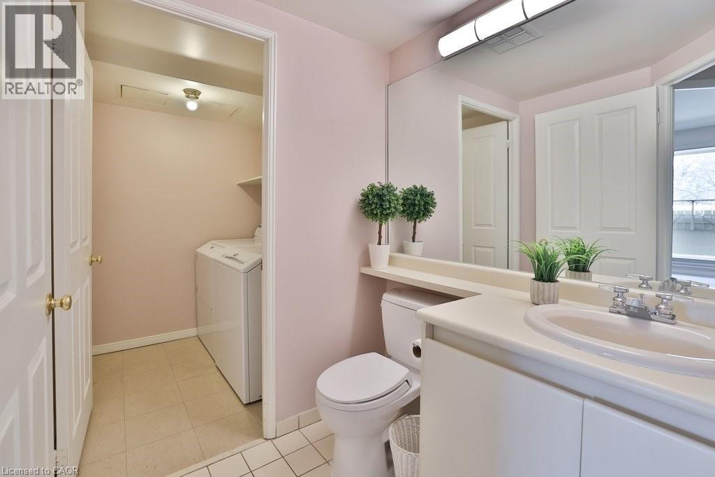 1800 The Collegeway Unit# 211, Mississauga, ON - Indoor Photo Showing Bathroom