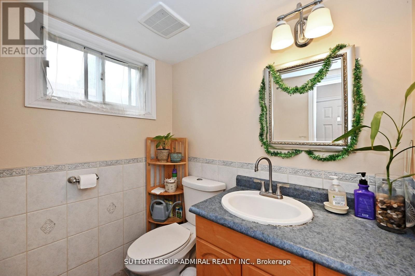 47 Tobermory Drive, Toronto, ON - Indoor Photo Showing Bathroom