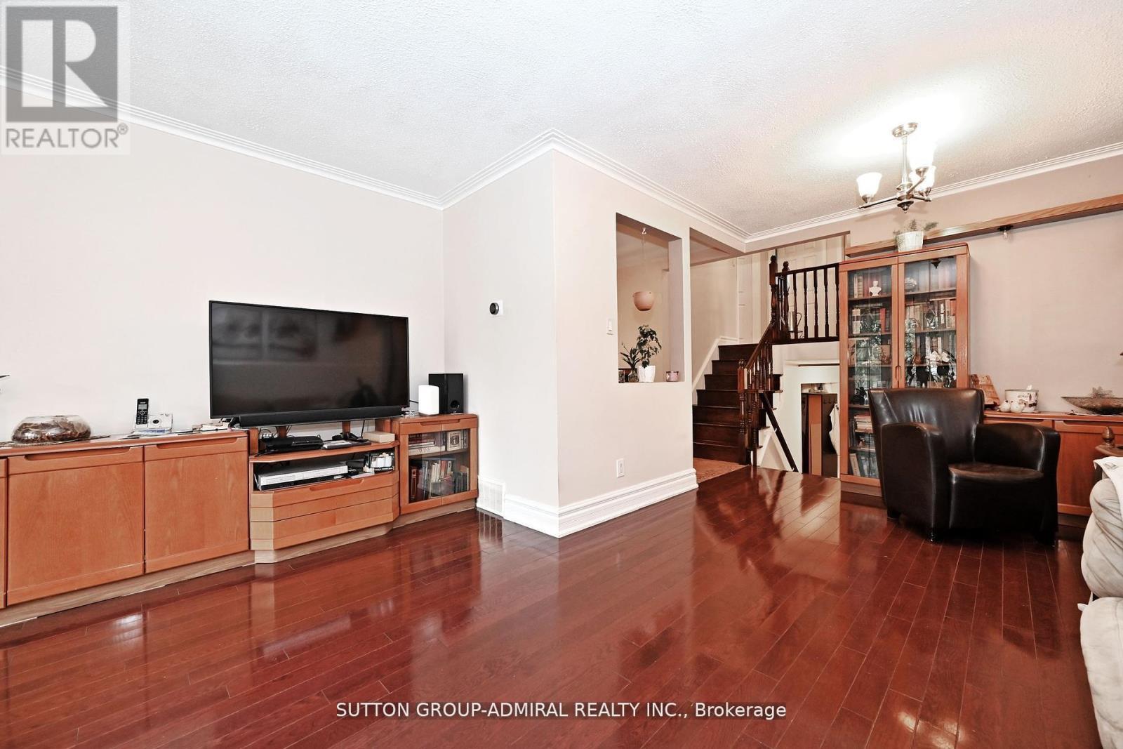47 Tobermory Drive, Toronto, ON - Indoor Photo Showing Living Room