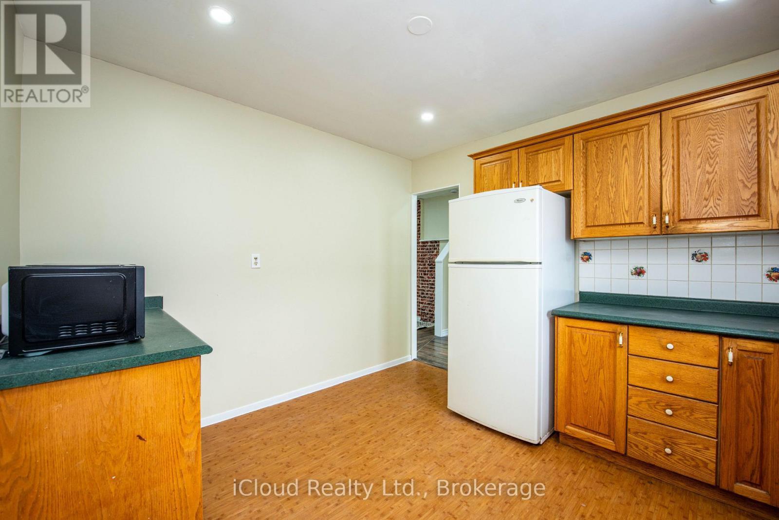 82 Griselda Crescent, Brampton, ON - Indoor Photo Showing Kitchen