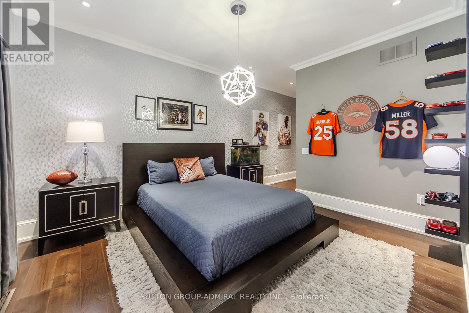 16 Bluff Trail, King, ON - Indoor Photo Showing Bedroom