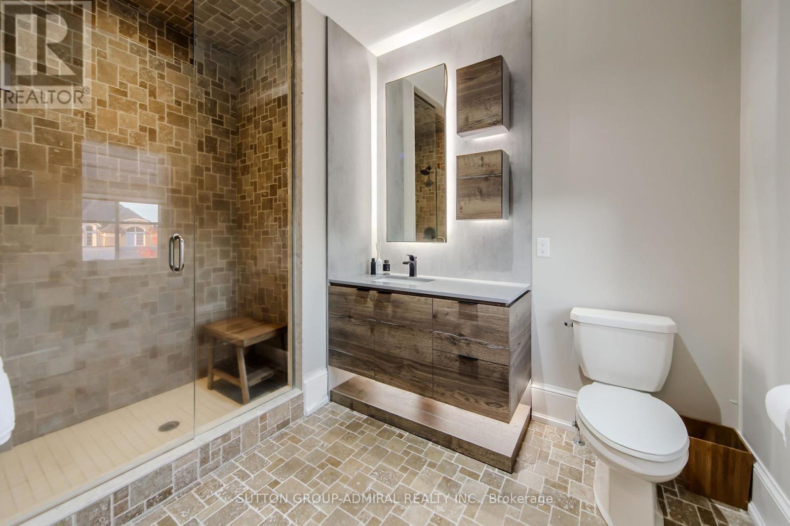 16 Bluff Trail, King, ON - Indoor Photo Showing Bathroom
