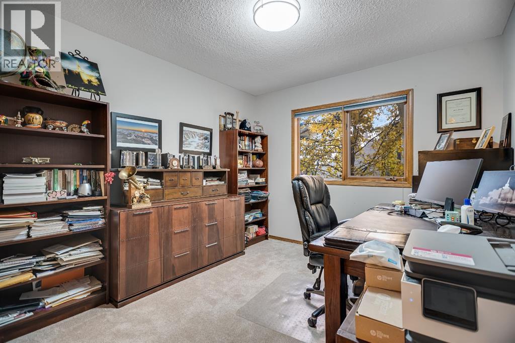 607 9 Street Se, High River, AB - Indoor Photo Showing Office