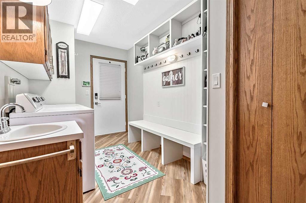 607 9 Street Se, High River, AB - Indoor Photo Showing Laundry Room